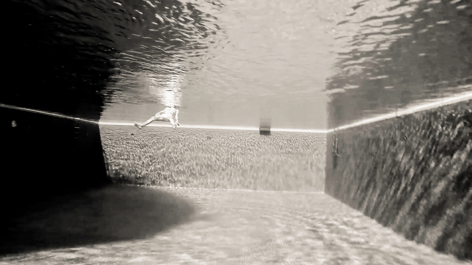 Enfin le fond. Fini L'infini.